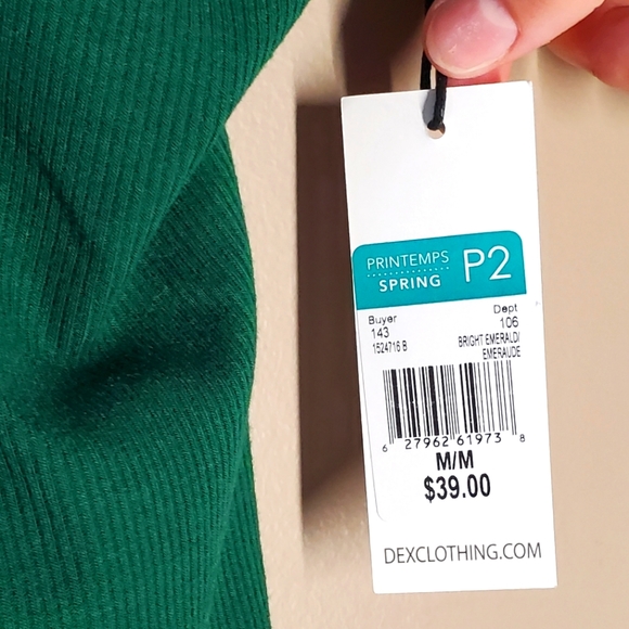 DEX Green Ruffled V-Neck Bodysuit (M) - Picture 3 of 3